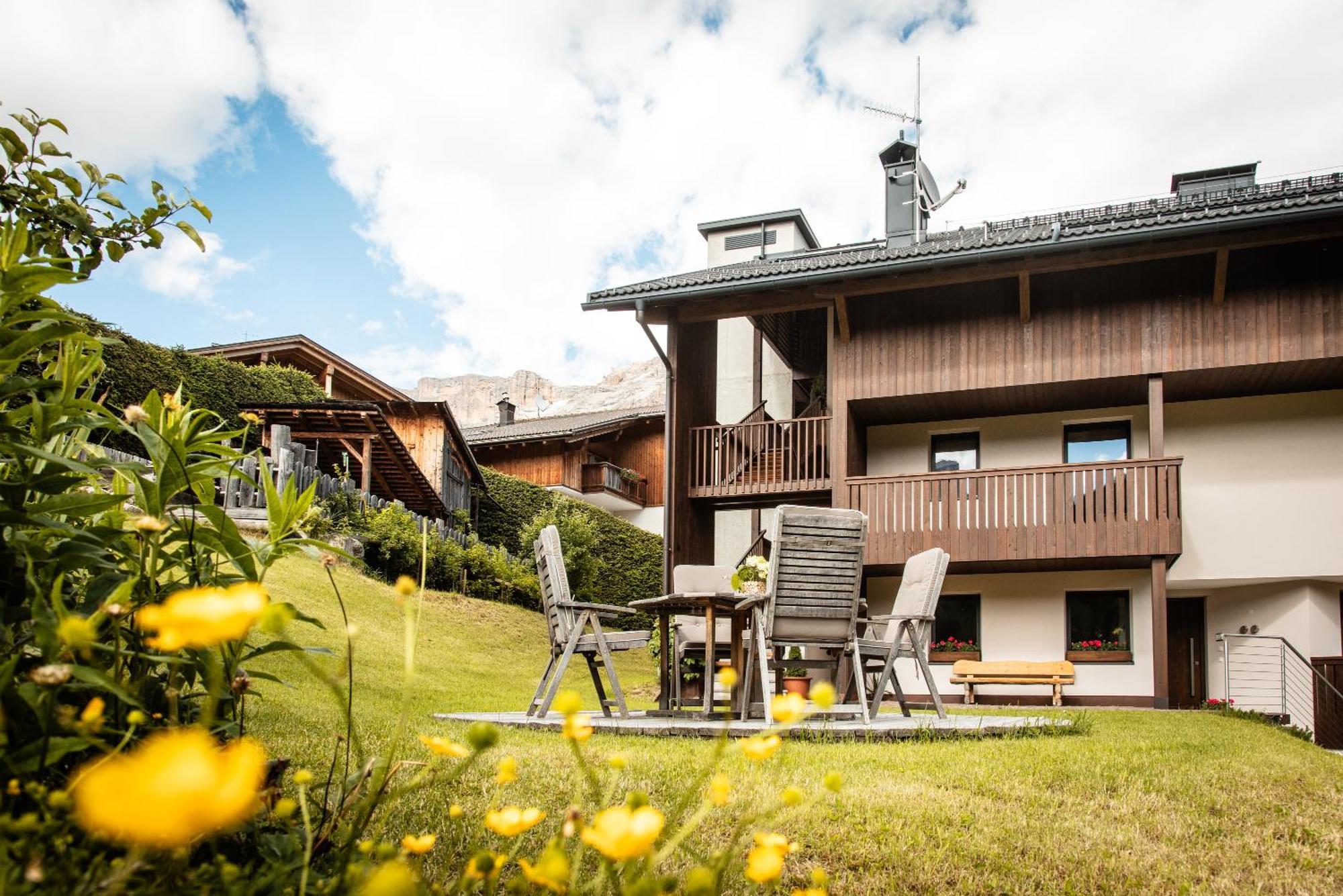 Apartment Ciasa Laoi San Cassiano  Exterior foto